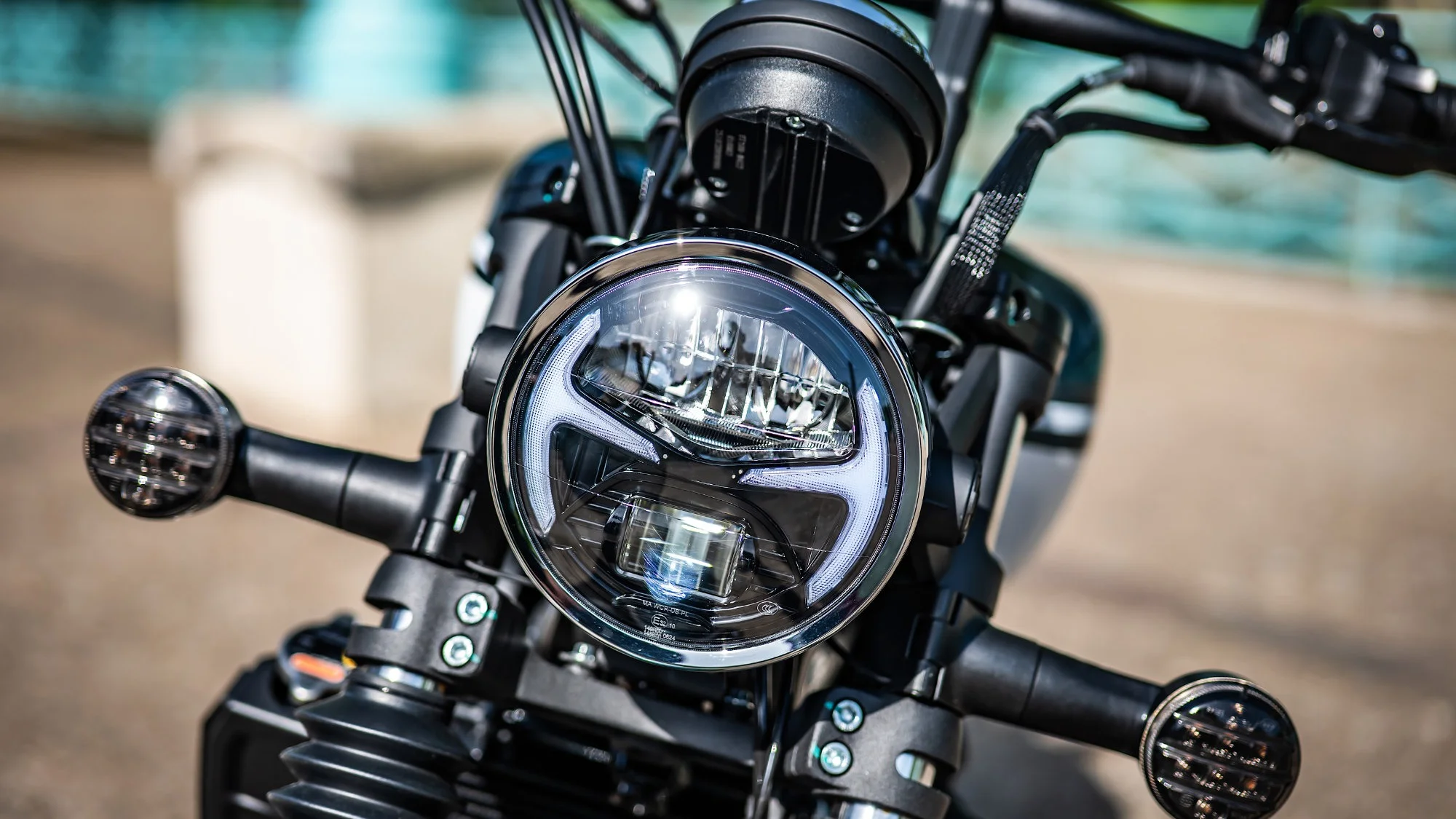 Éclairage full LED de la Cyclone RA 125 Plus